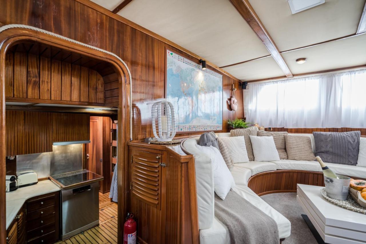 Spacious Yacht Hotel Barcelona City Center 5 Cabins Exterior foto