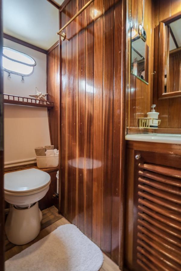 Spacious Yacht Hotel Barcelona City Center 5 Cabins Exterior foto
